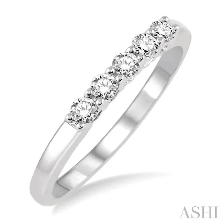 Bold Gemstone Ring for Statement Look-1/4 Ctw Round Cut Diamond Wedding Band in 14K White Gold