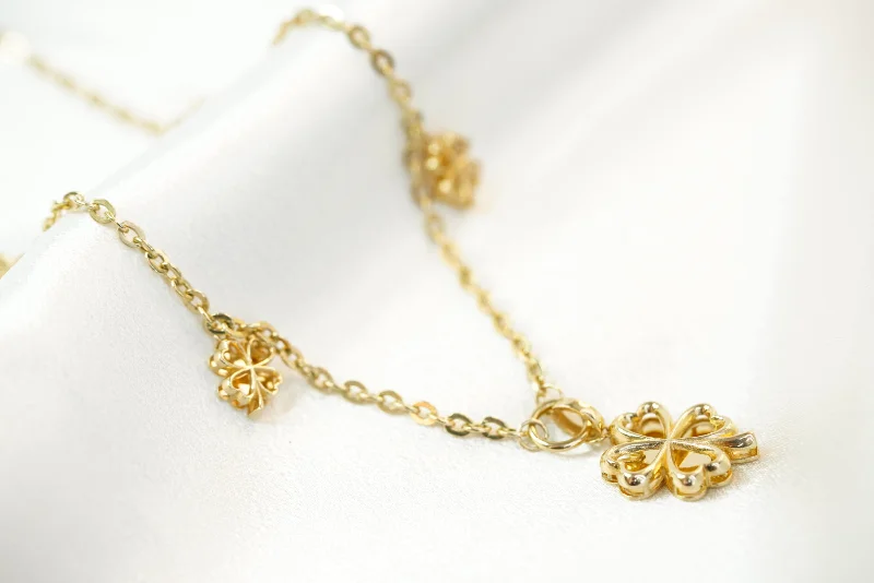 Minimalist Necklace for Every Day-14k Clovers Necklace