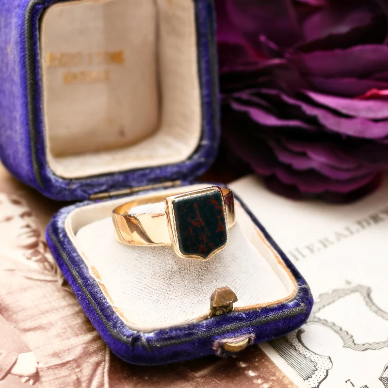 Elegant Vintage Wedding Band-Noble Date 1898 18ct Gold Heliotrope Gent's Signet Ring