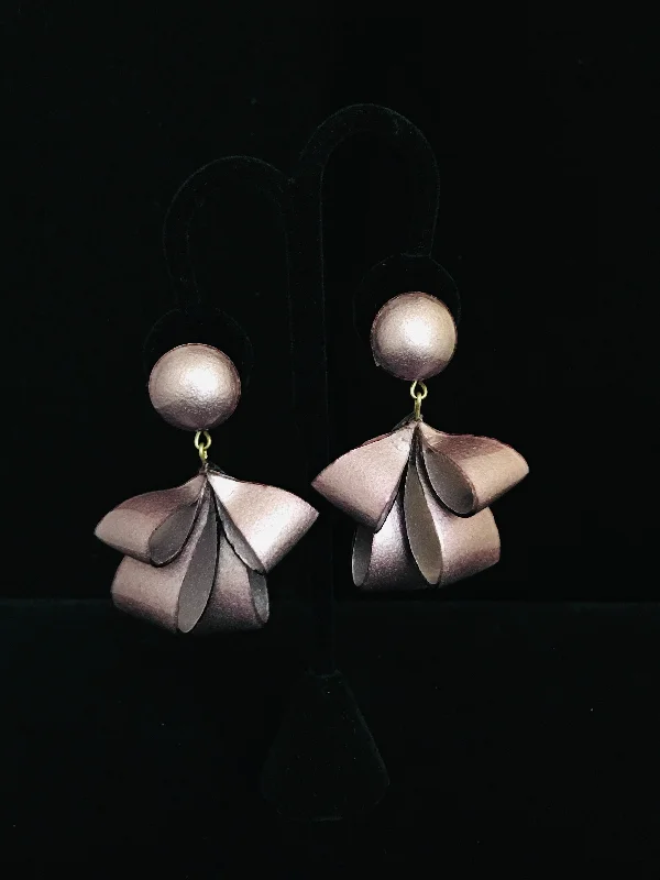 Luxury Gold Earrings for Anniversary-French Resin Dangling Bow Earrings