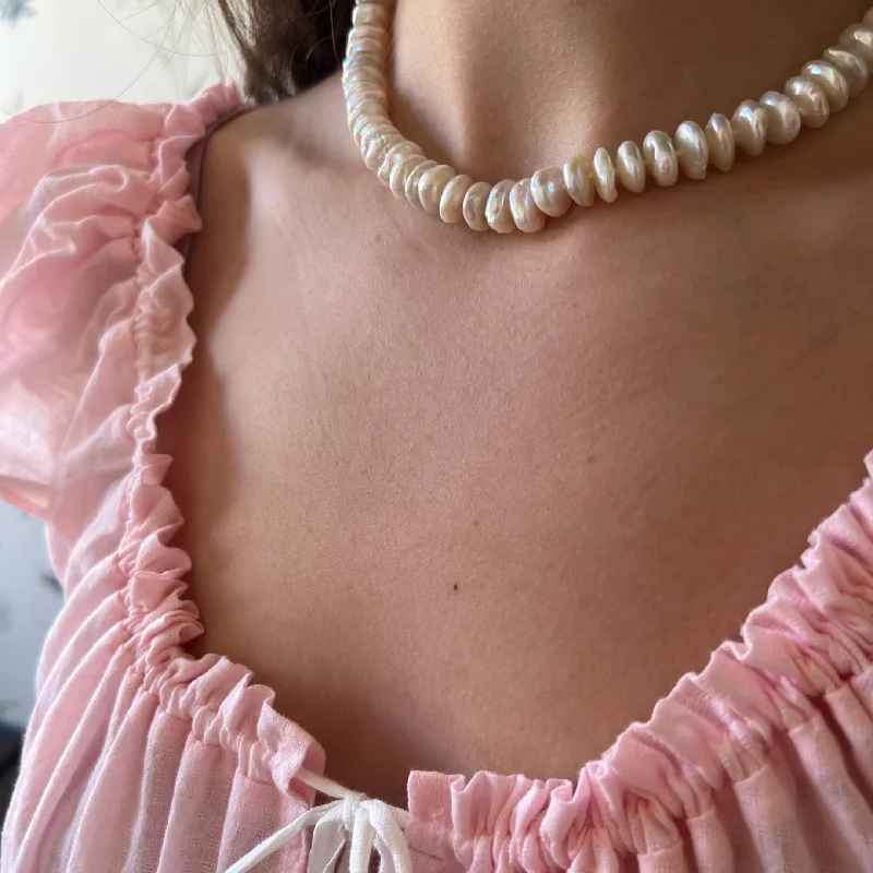 Unique Statement Necklace for Bold Fashion-Pearl puka strand