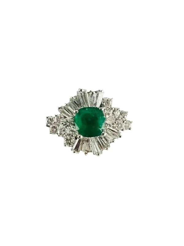 Adjustable Ring for Casual Style-1960s Emerald Diamond White Gold Cocktail Ring